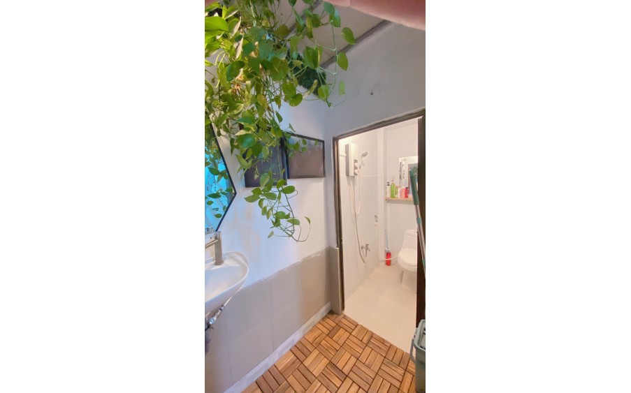 Bán nhà Tân Bình nhỉnh 3 tỷ , 2 tầng nhà lô góc gần chợ Phạm Văn Bạch, 3m3 x 9m9.